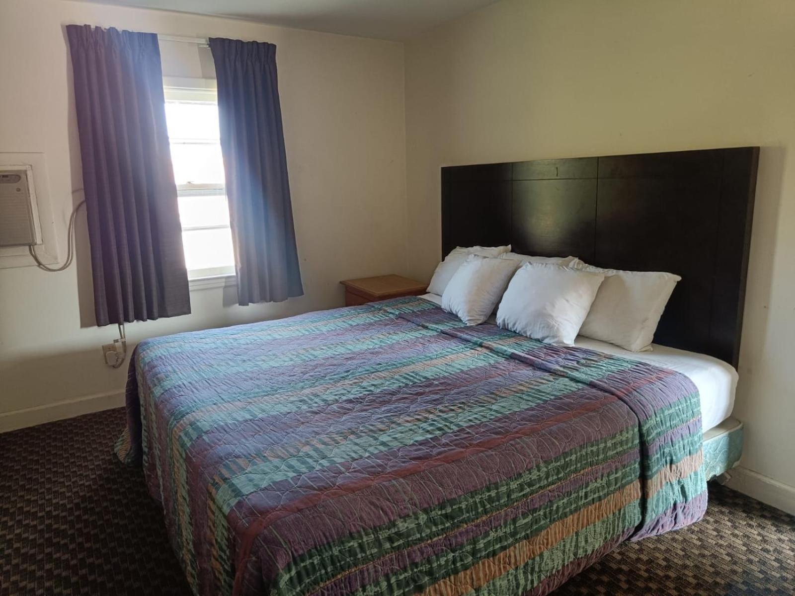Town & Country Inn Сіконк Екстер'єр фото