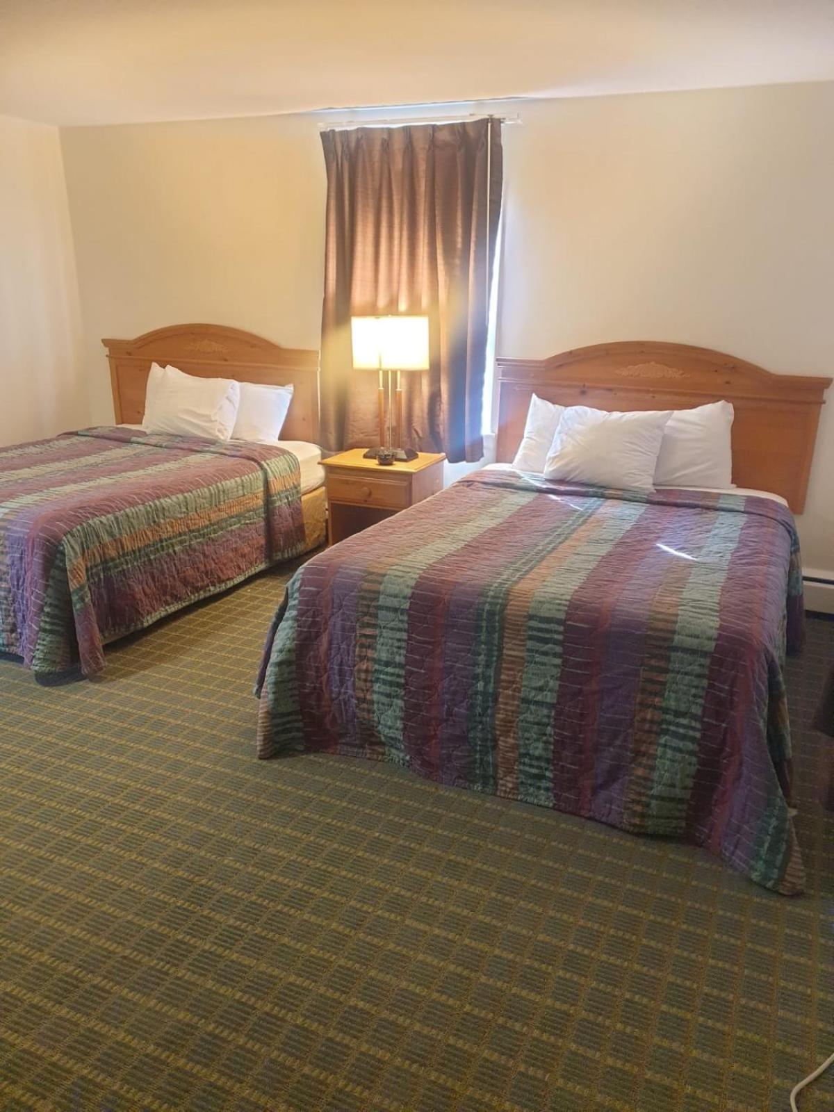 Town & Country Inn Сіконк Екстер'єр фото