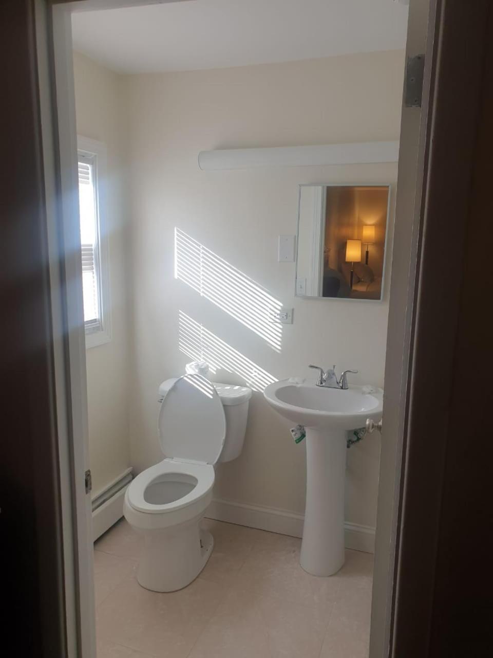 Town & Country Inn Сіконк Екстер'єр фото
