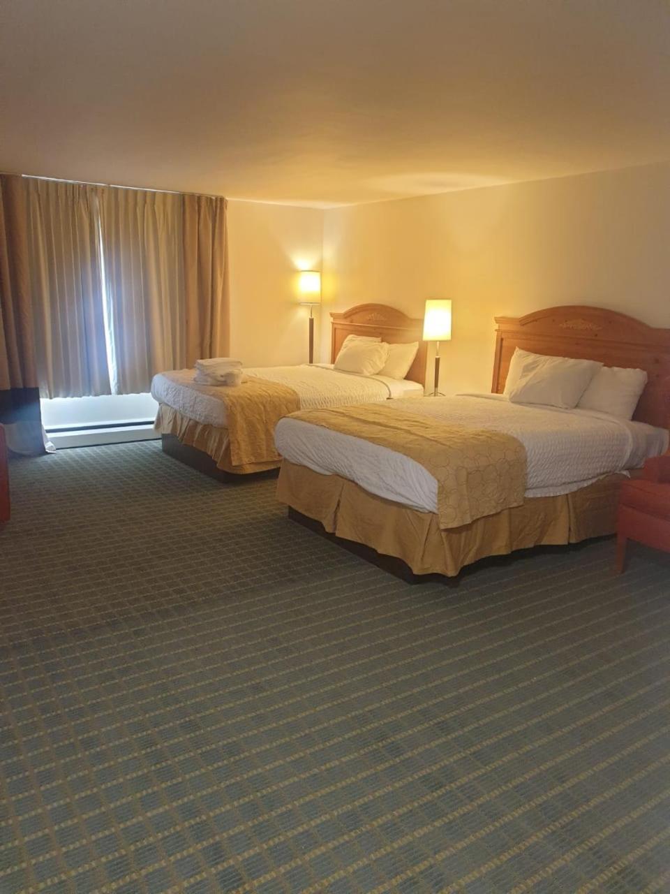 Town & Country Inn Сіконк Екстер'єр фото